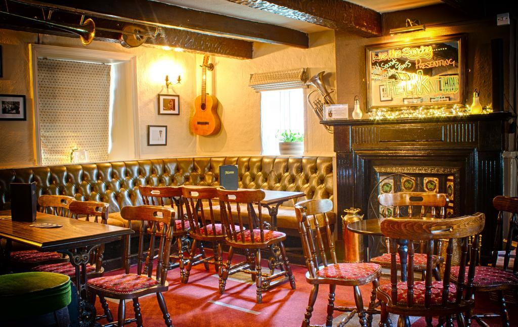The Red Lion Inn Голмфірт Екстер'єр фото